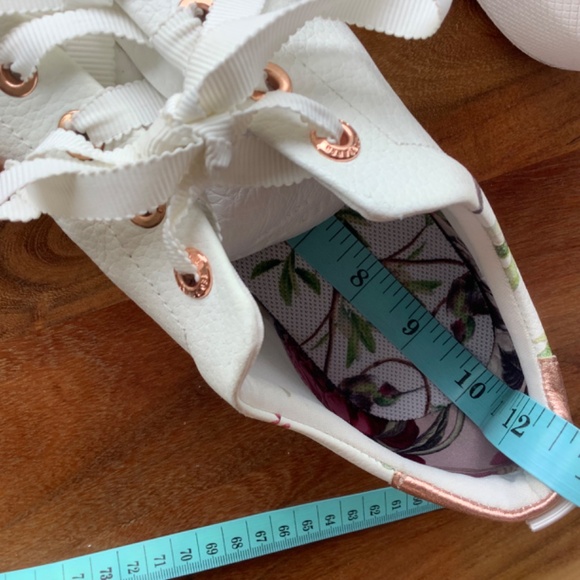 Ted Baker London Highgrove hummingbird leather sneakers - Picture 8 of 8